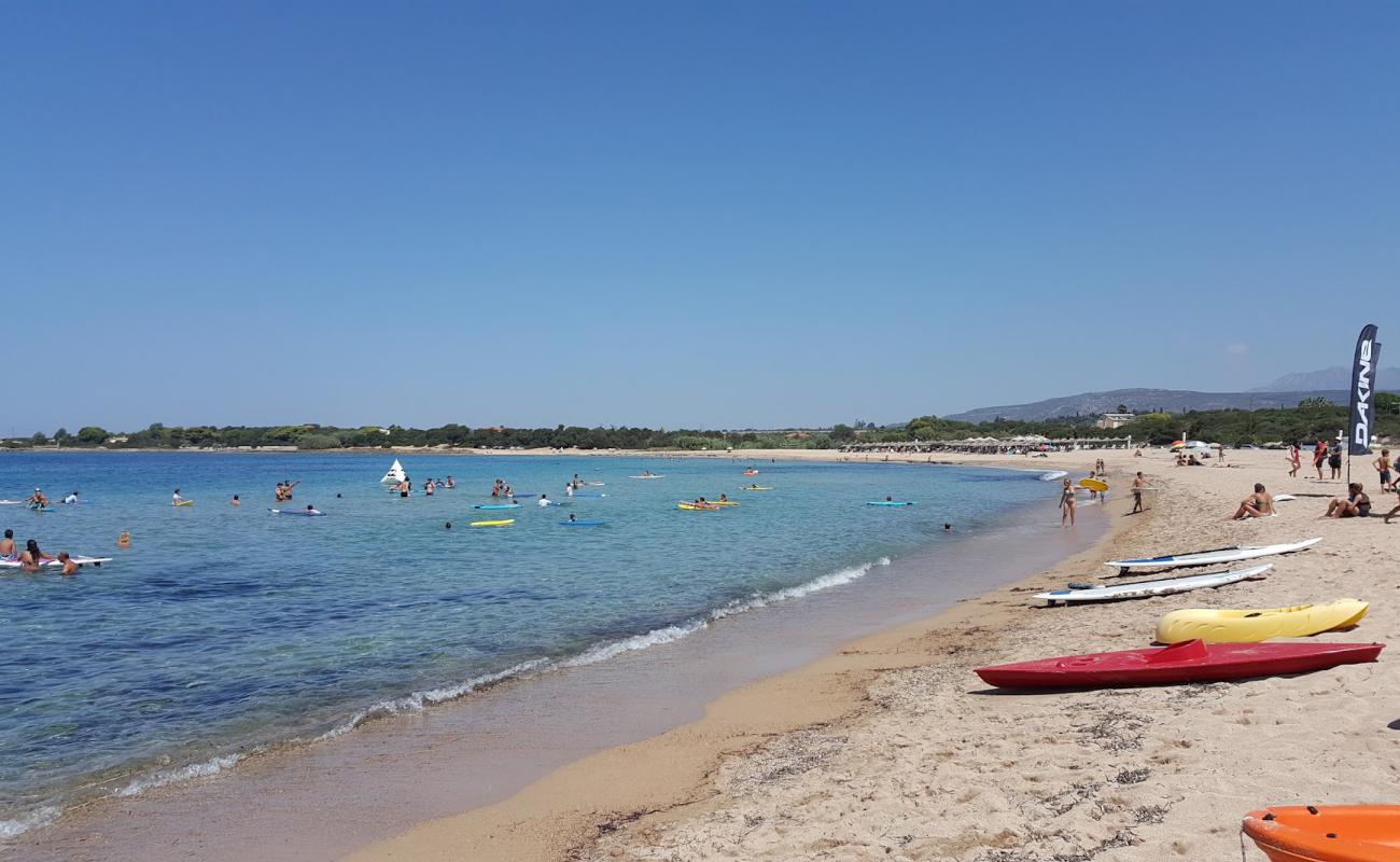 Photo de Paralia Lagkouvardos avec sable brun de surface