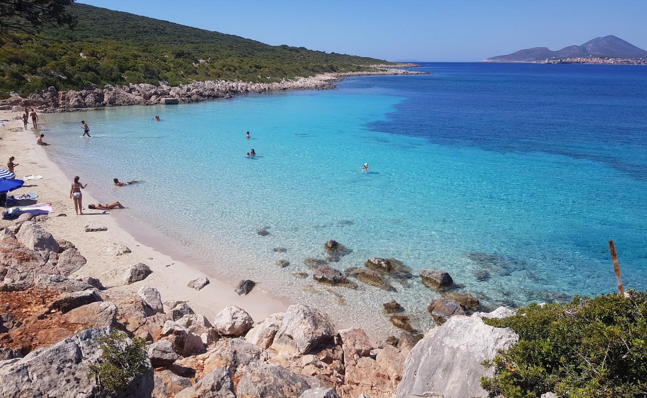 Photo de Plage d'Ammos avec sable gris de surface