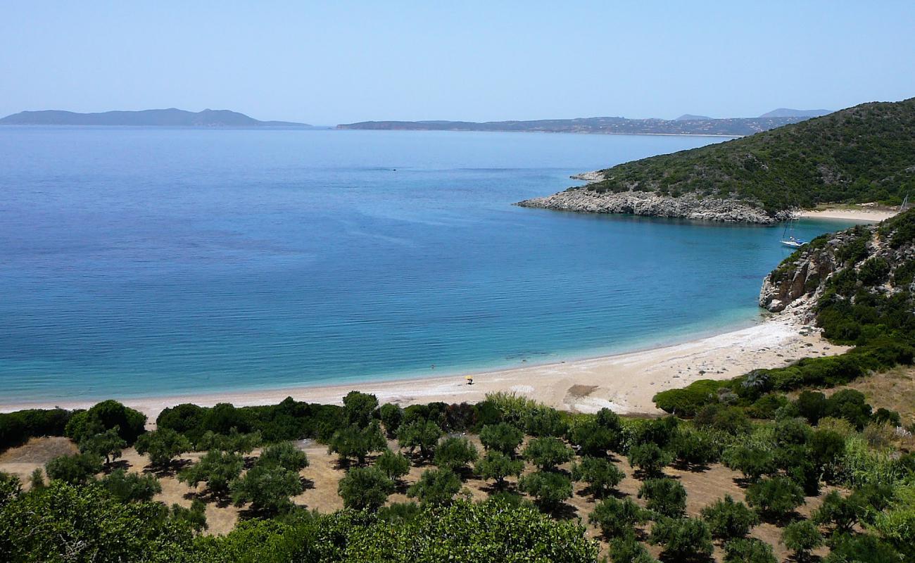 Photo de Marathi II beach avec petits galets beige de surface