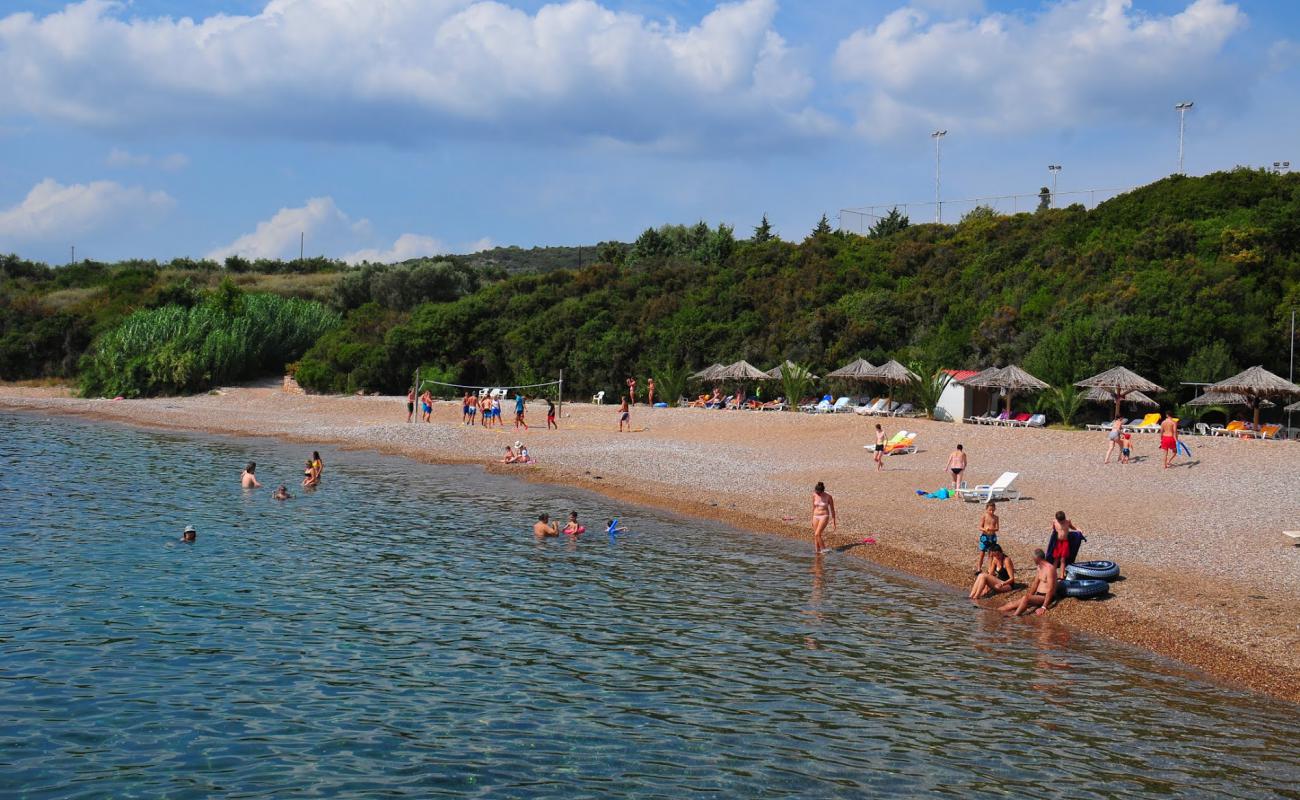 Photo de Sunrise village beach avec petits galets gris de surface