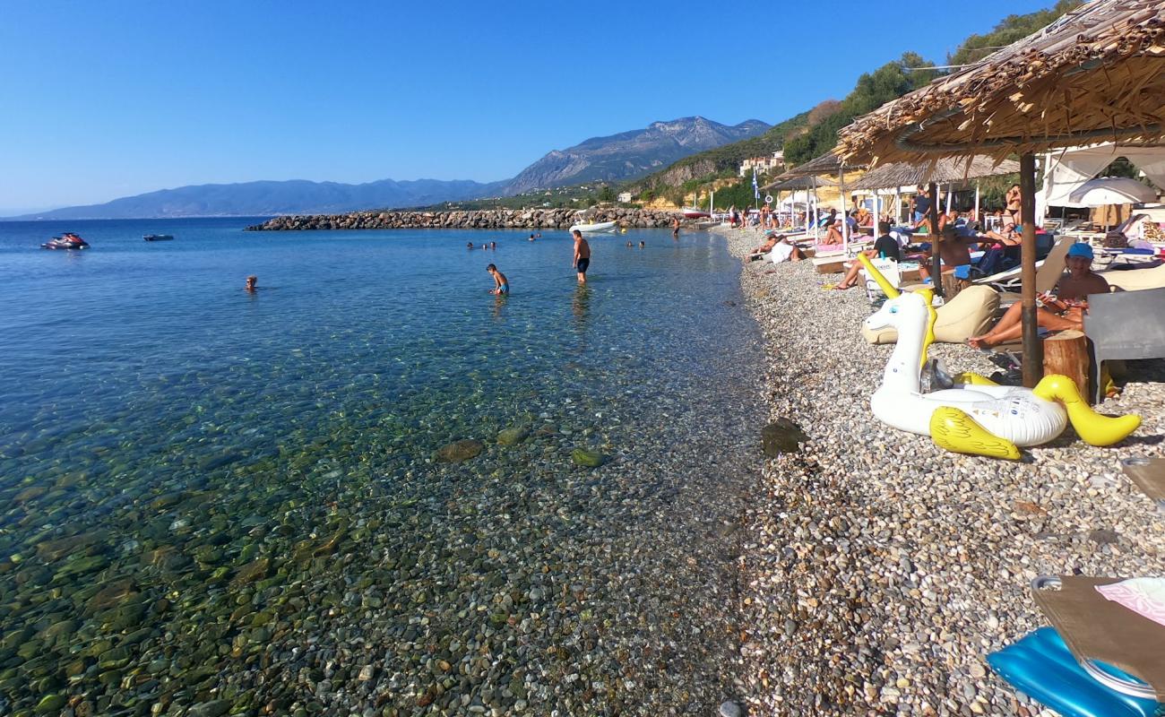 Photo de Limananki Kitries beach avec galets gris de surface