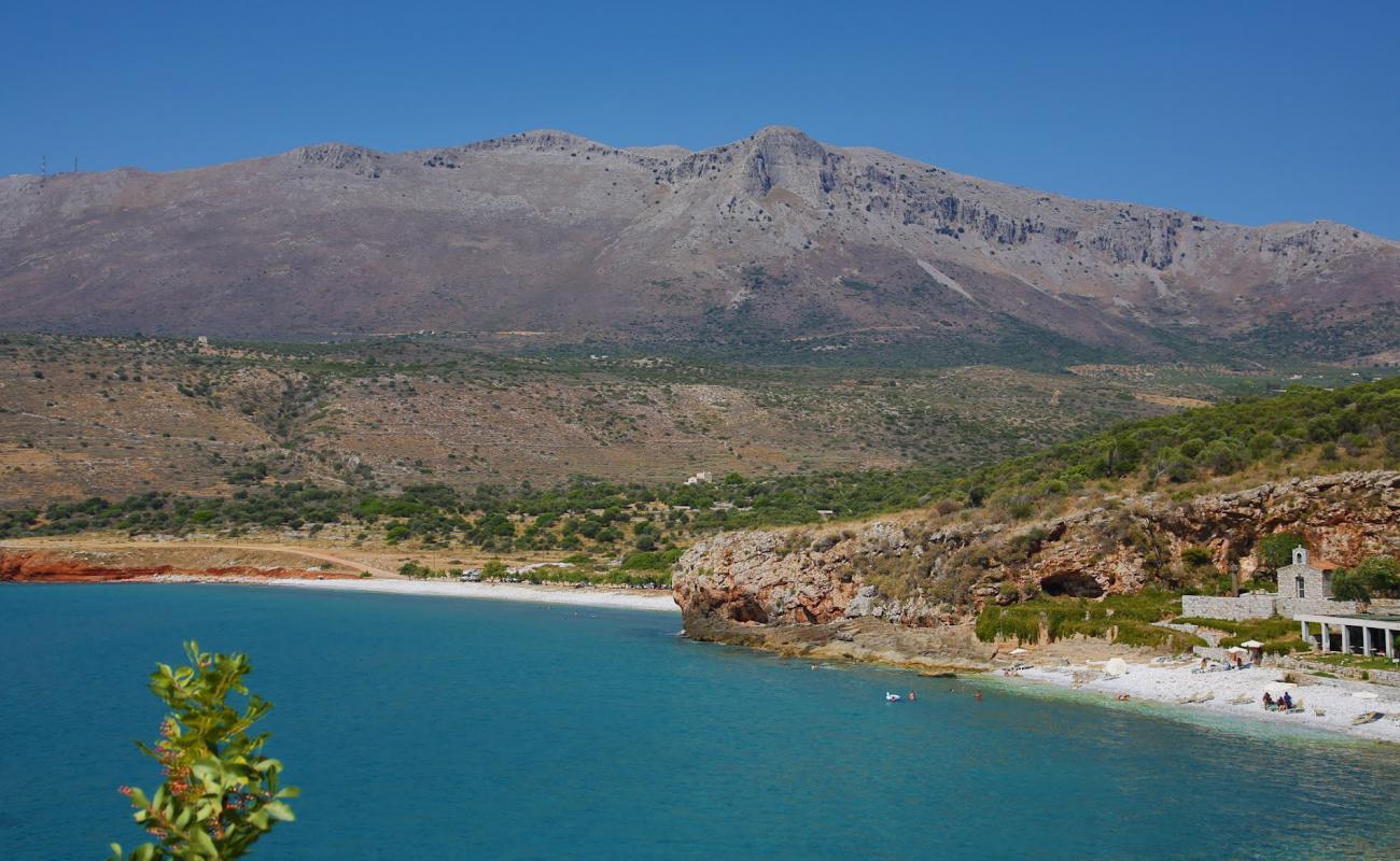 Photo de Paralia Pirgos Dirou avec caillou blanc de surface