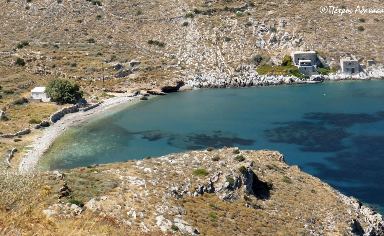 Photo de Neoria beach avec galets beige de surface