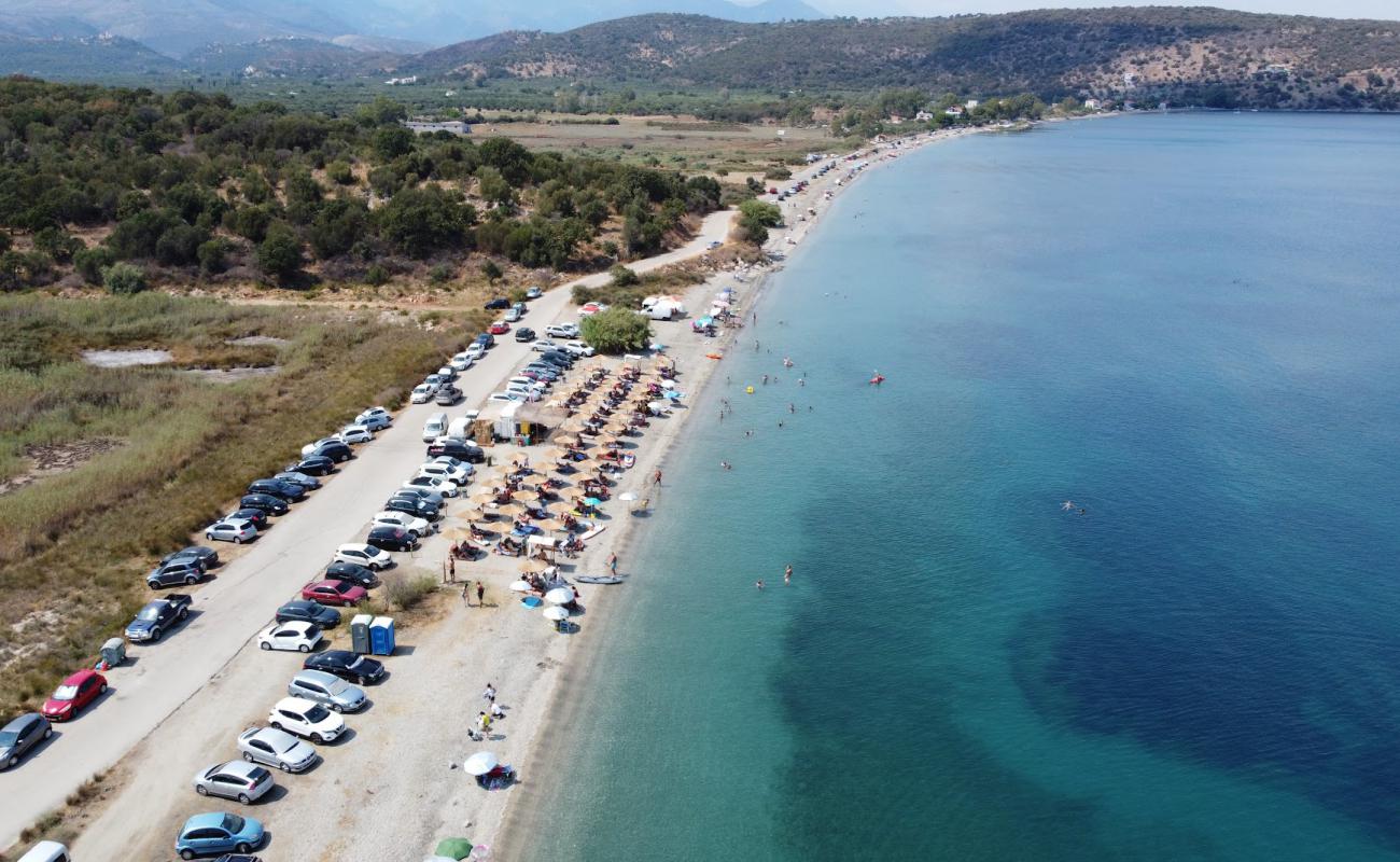 Photo de Kamares beach avec caillou fin gris de surface