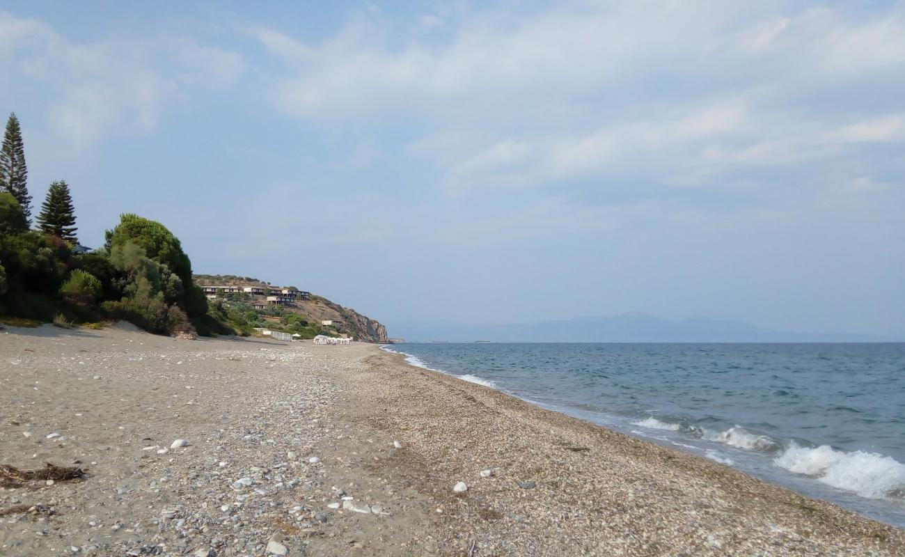 Photo de Selinitsa beach avec sable gris de surface