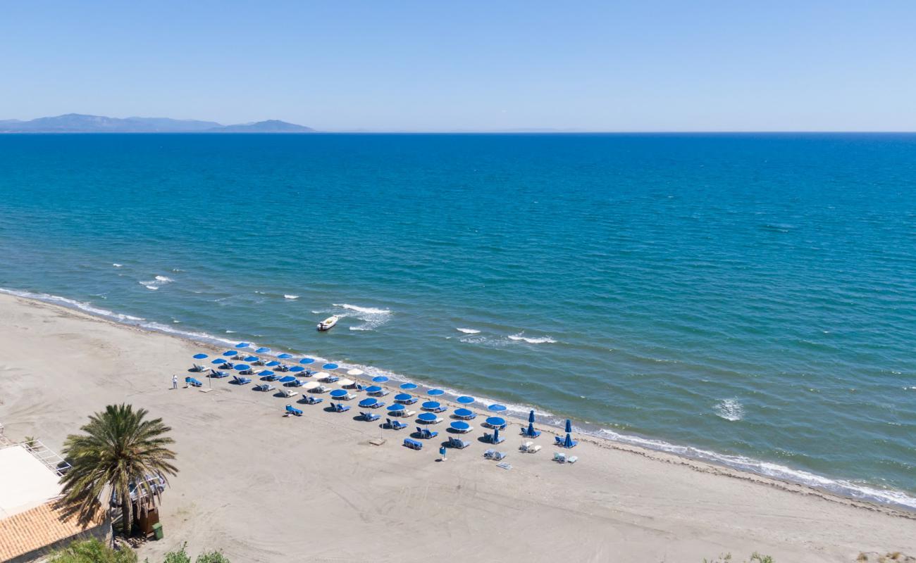 Photo de Elos beach avec sable fin et lumineux de surface