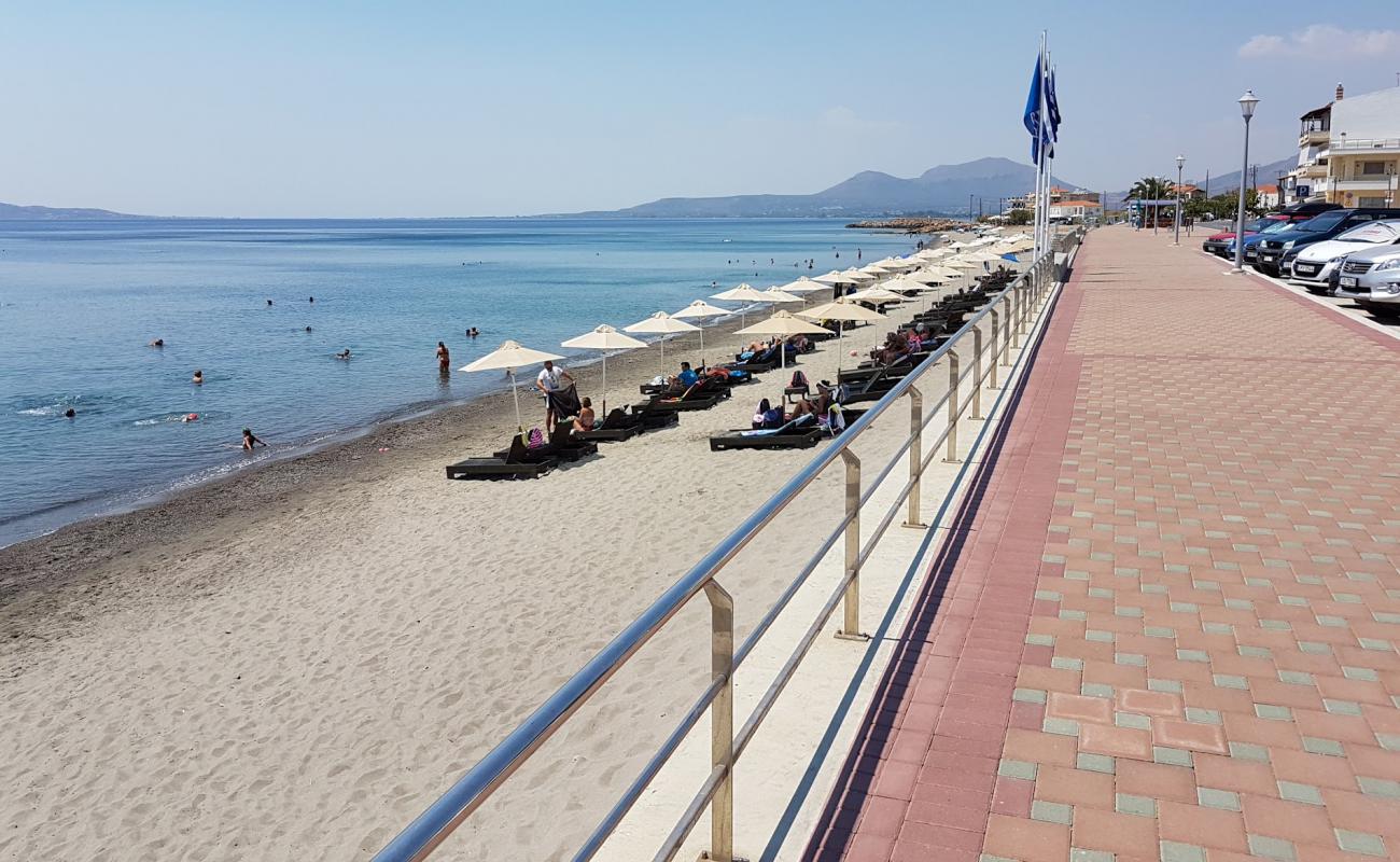 Photo de Neapolis beach avec sable lumineux de surface
