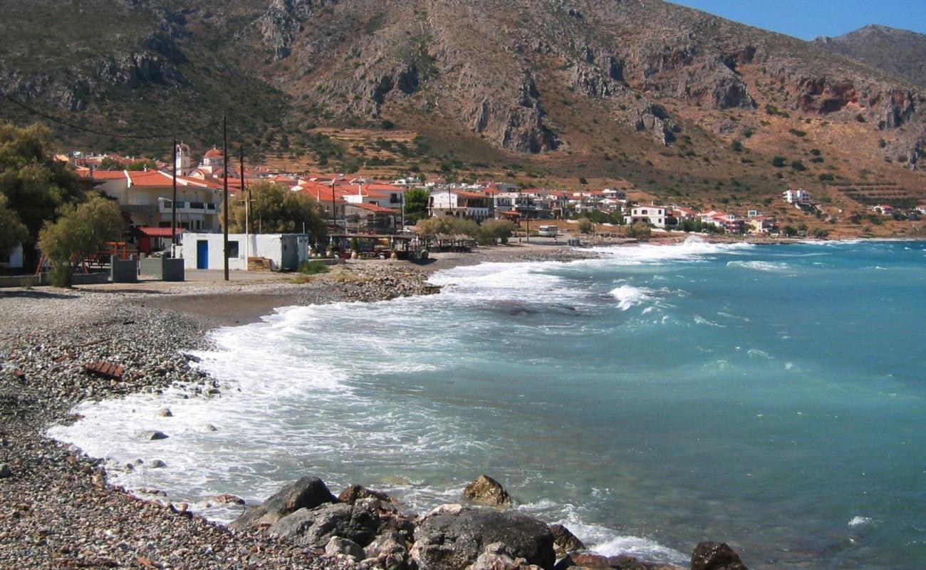 Photo de Monemvasia beach avec caillou gris de surface