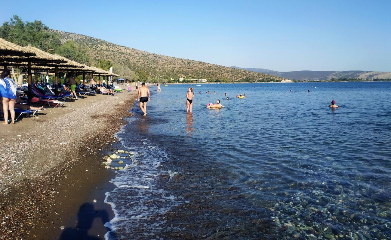 Photo de Paralia Kantias avec sable noir & galets de surface