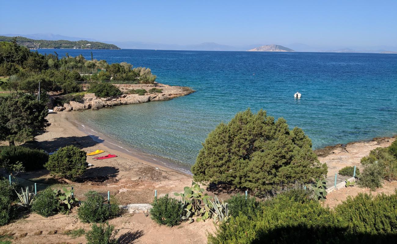Photo de Vrochitsas beach avec petite baie