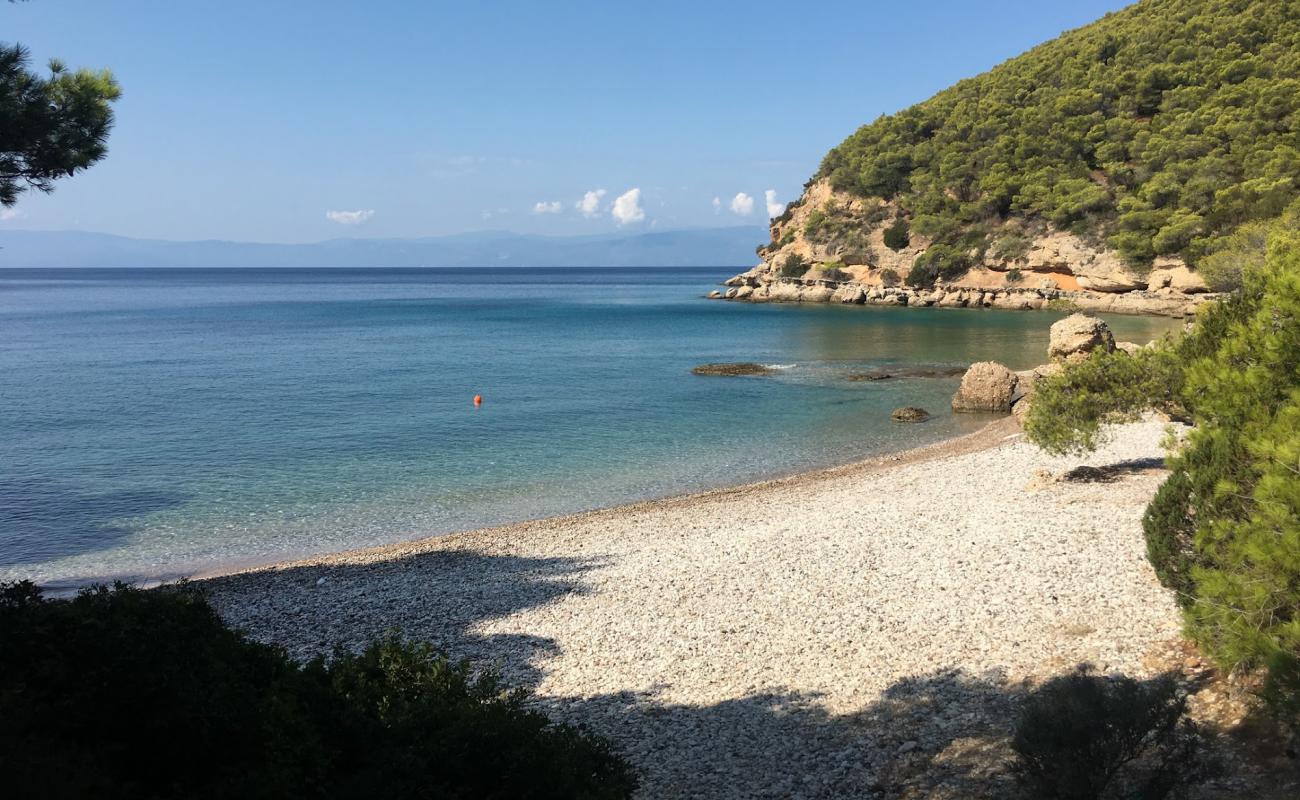 Photo de Spiaggia Kranidi avec sable clair avec caillou de surface