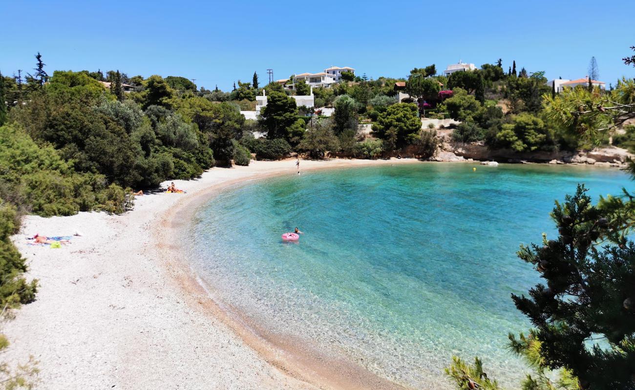 Photo de Agios Emilianos beach avec sable clair avec caillou de surface