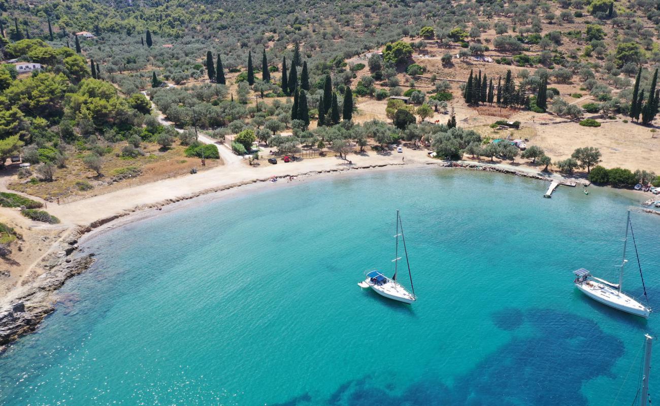 Photo de Vagionia bay avec sable clair avec caillou de surface