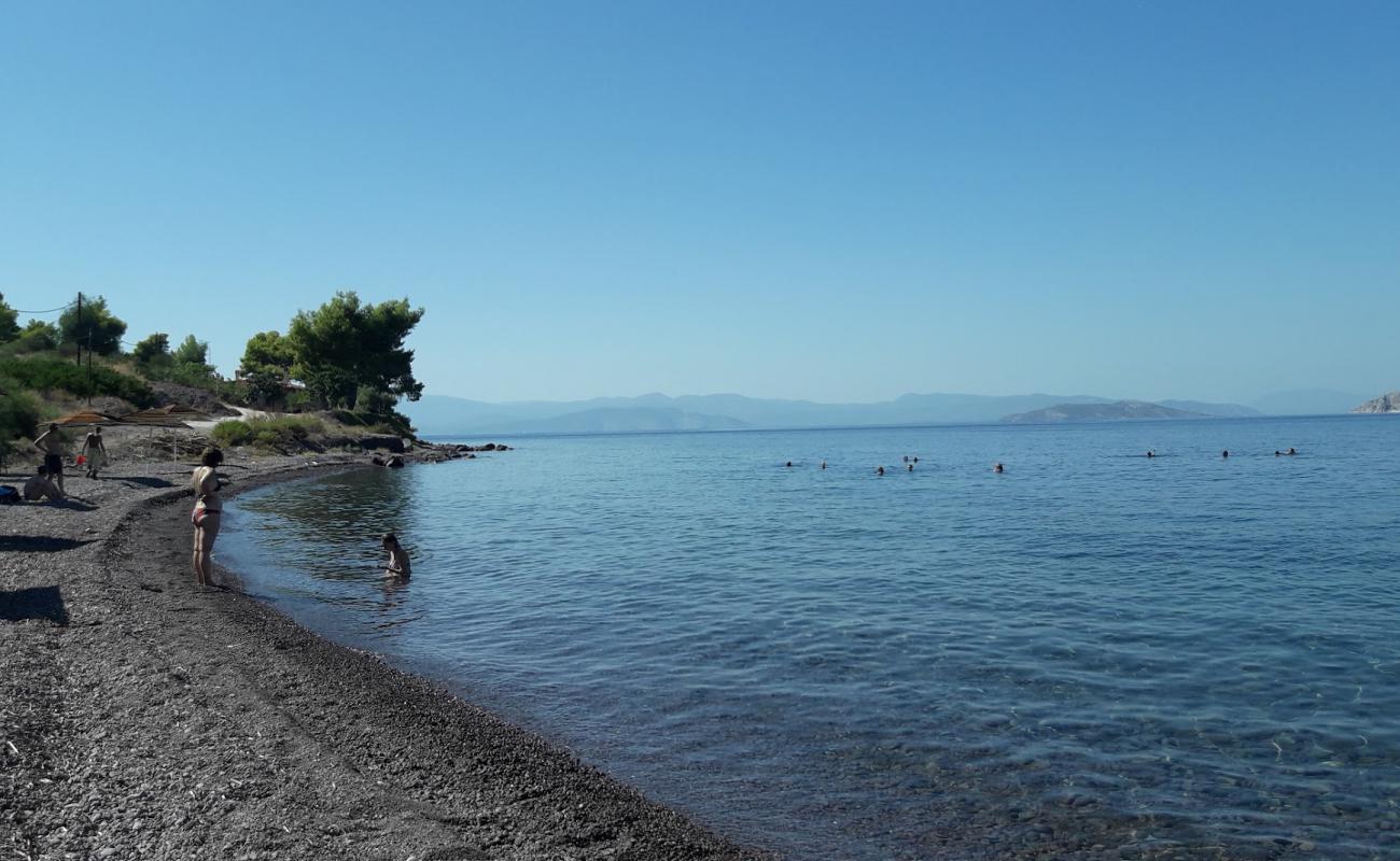 Photo de Agios Nikolaos II avec sable beige & galets de surface