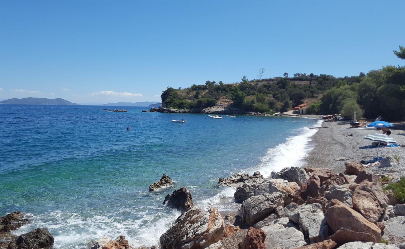 Photo de Nisiza Beach avec caillou clair de surface