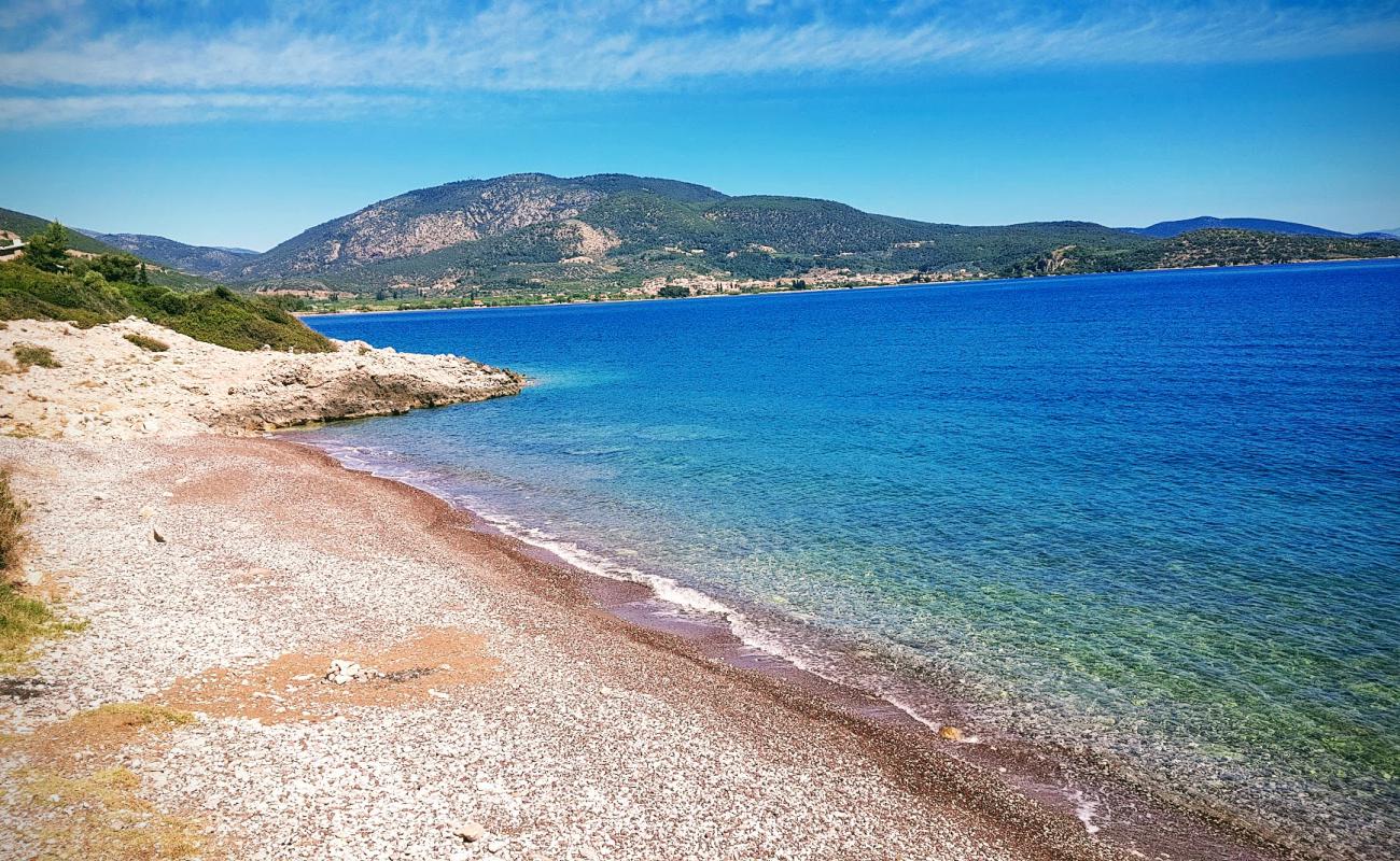 Photo de Paralia Panagitsas avec sable clair avec caillou de surface