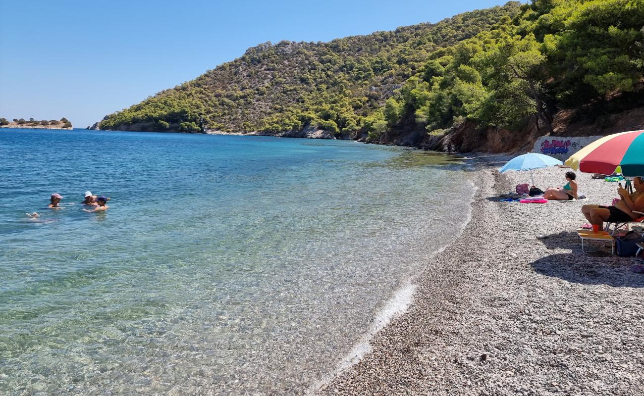 Photo de Siderona beach avec petits galets beige de surface