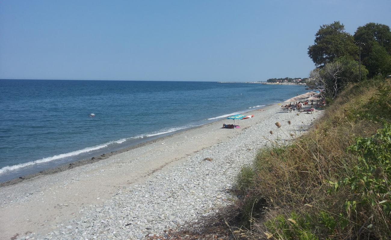 Photo de Platamon beach III avec caillou gris de surface