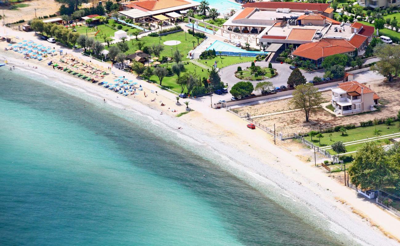 Photo de Poseidon hotel beach avec sable gris de surface