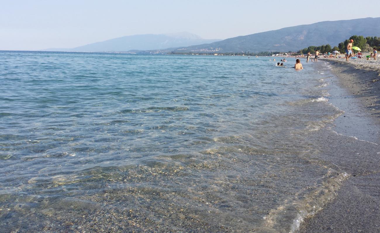 Photo de Leptokaria beach II avec sable gris avec caillou de surface