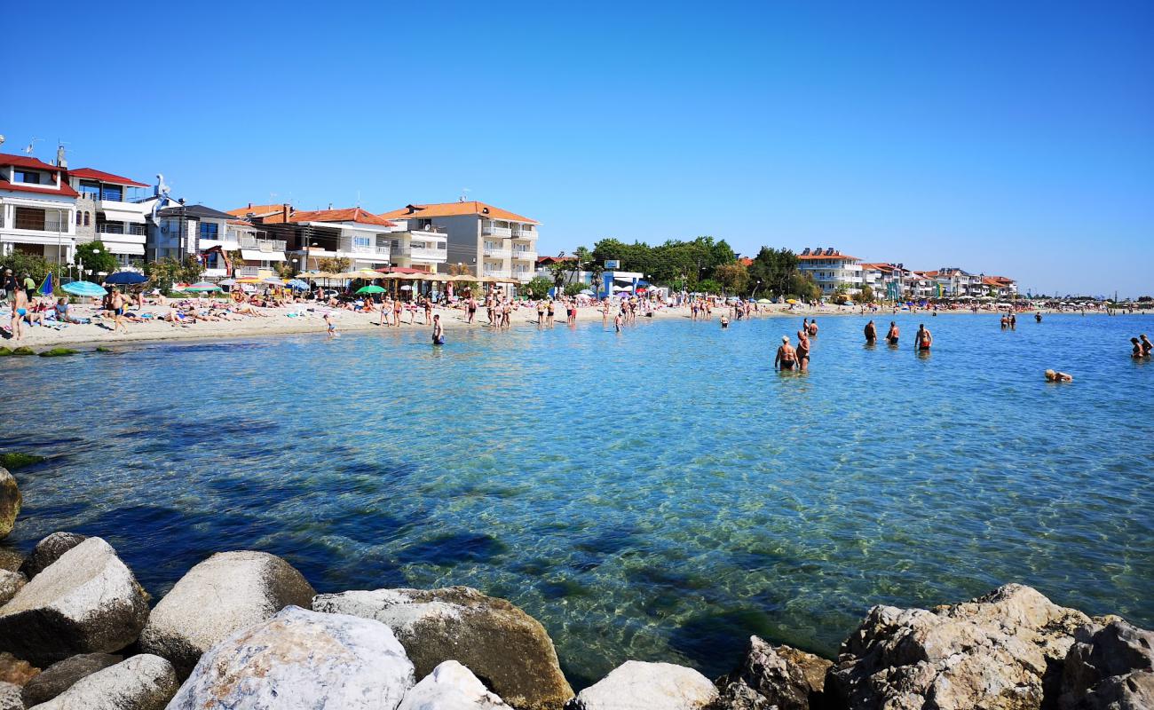 Photo de Paralia Kolimvisis avec sable gris de surface