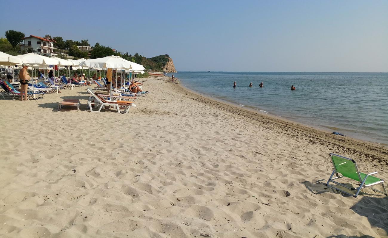 Photo de Archea Pydna beach avec sable lumineux de surface