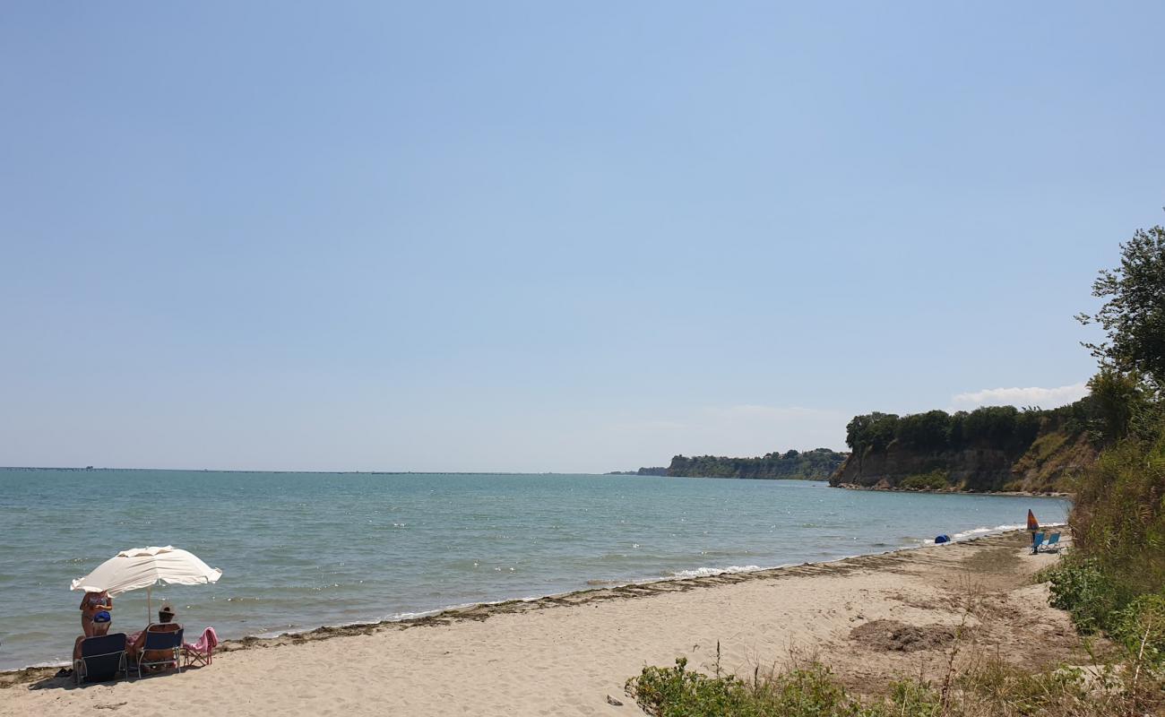 Photo de Agiannis beach II avec sable gris de surface