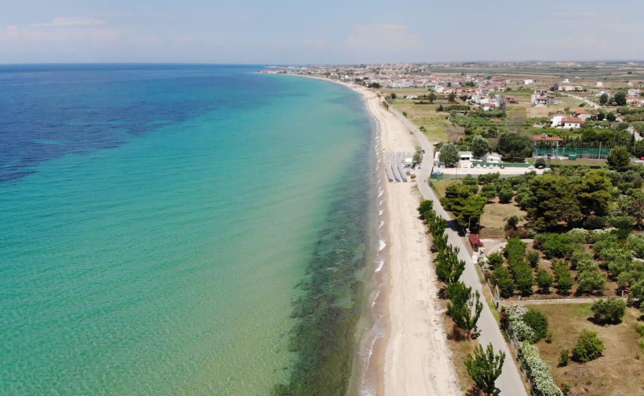 Photo de Nea Moudania avec sable lumineux de surface