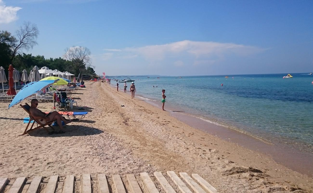 Photo de Plage de Portes avec sable lumineux de surface