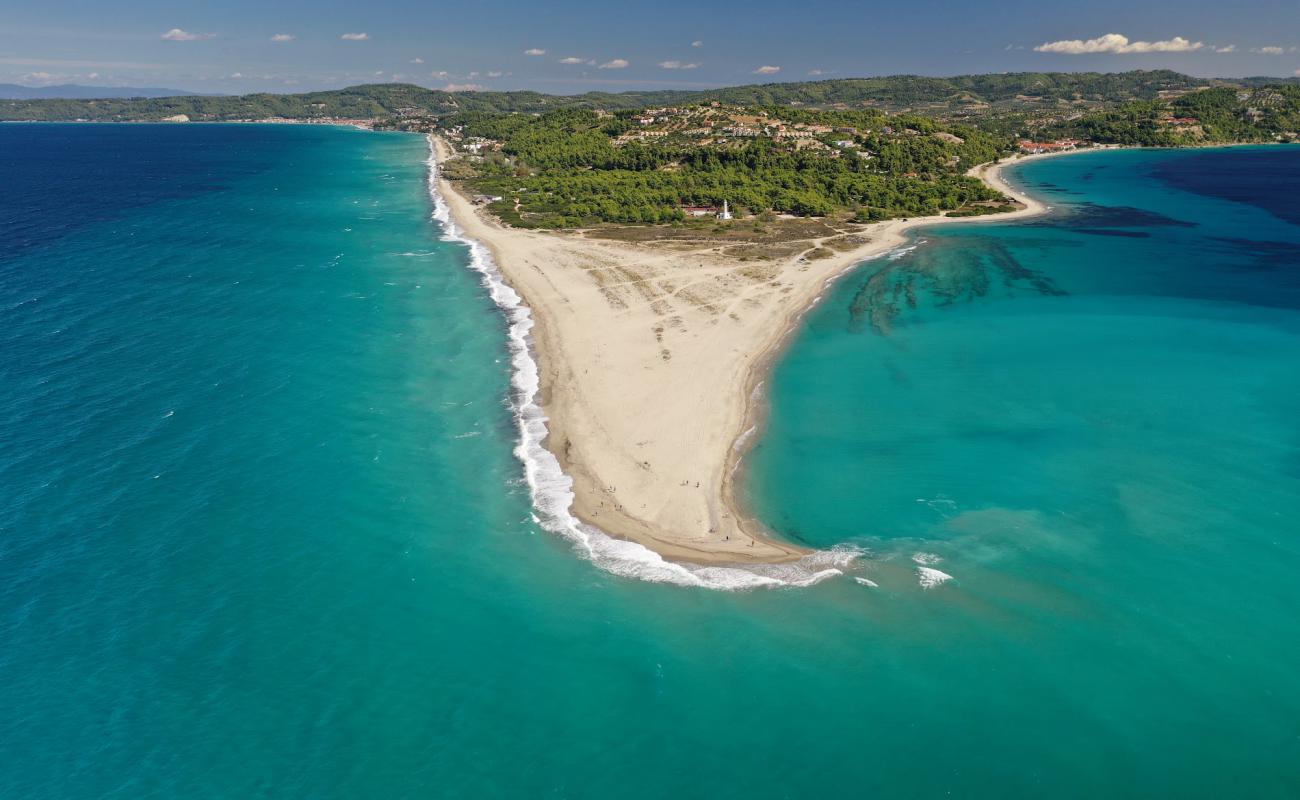 Photo de Plage de Possidi avec sable beige de surface