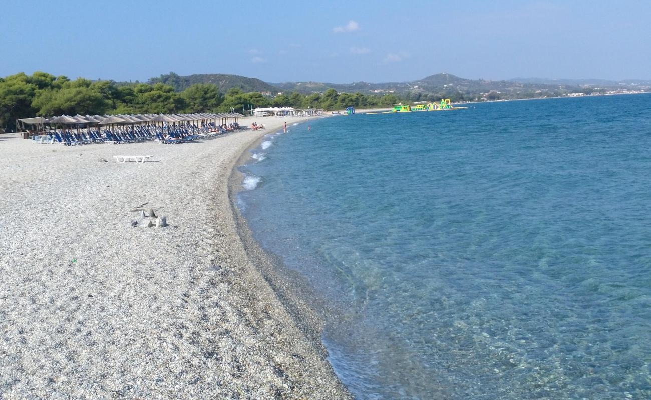 Photo de Glarokavos beach II avec sable lumineux de surface