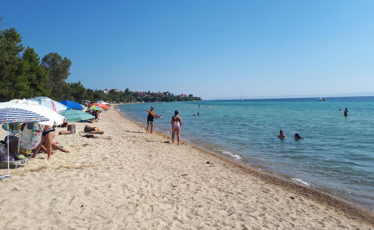 Photo de Nikiti beach avec sable lumineux de surface