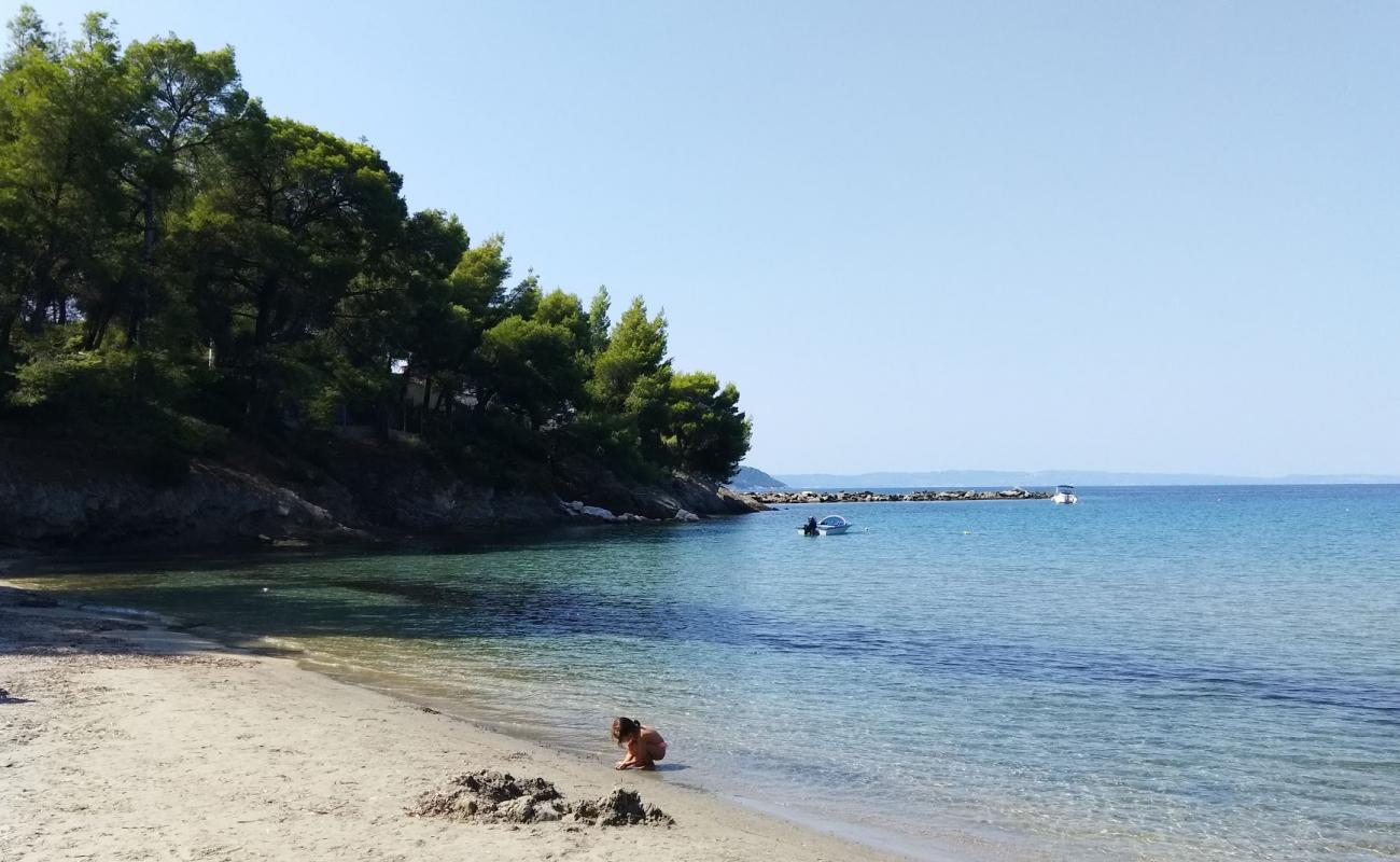 Photo de Marmaras beach avec sable beige de surface