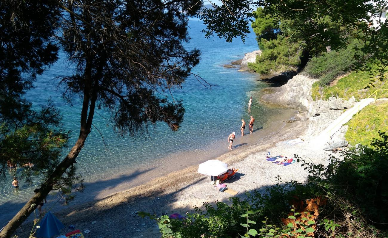 Photo de Marmaras beach II avec sable beige & galets de surface