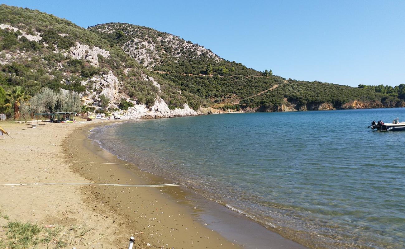 Photo de Marathias beach avec sable beige de surface