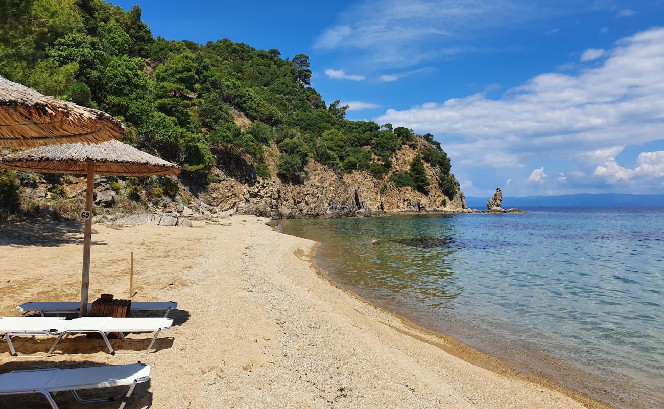 Photo de Banana beach avec sable lumineux de surface