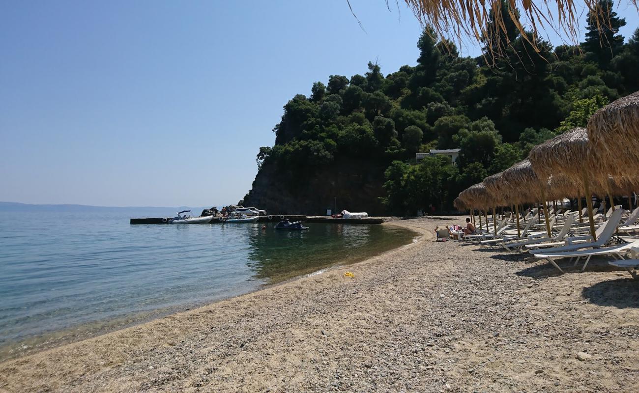 Photo de Zografou beach avec sable beige de surface