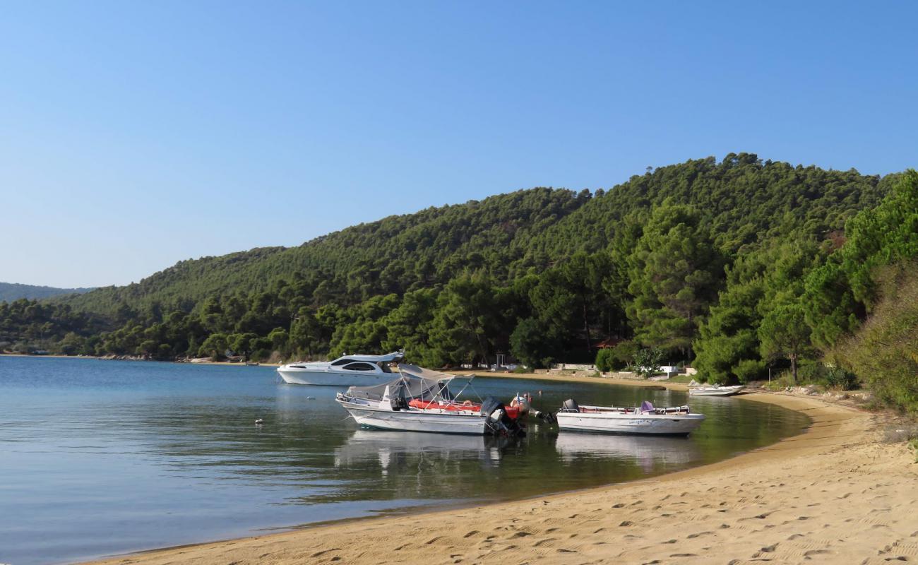 Photo de Philippos beach II avec sable lumineux de surface