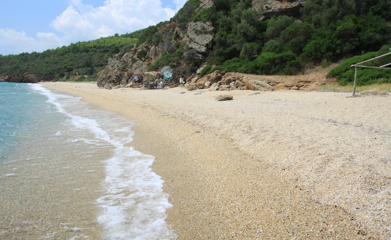 Photo de Coast Gerontokores avec sable beige de surface