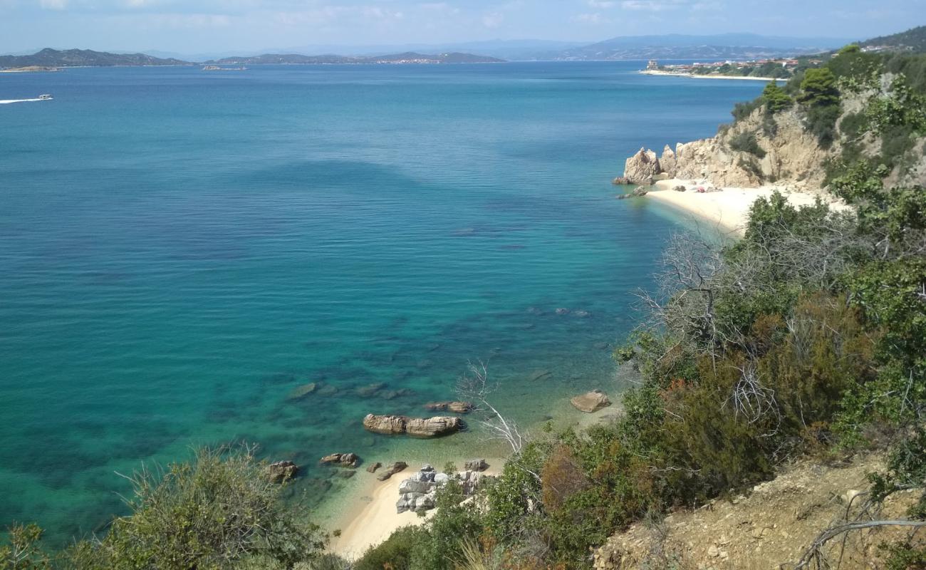 Photo de Trimi Beach avec sable beige de surface