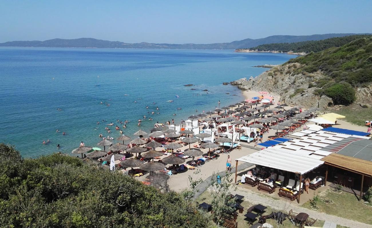 Photo de Plage de Voulitsa avec sable lumineux de surface