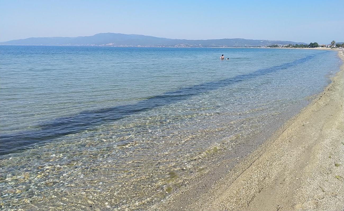 Photo de Paralia Ofriniou avec sable blanc de surface