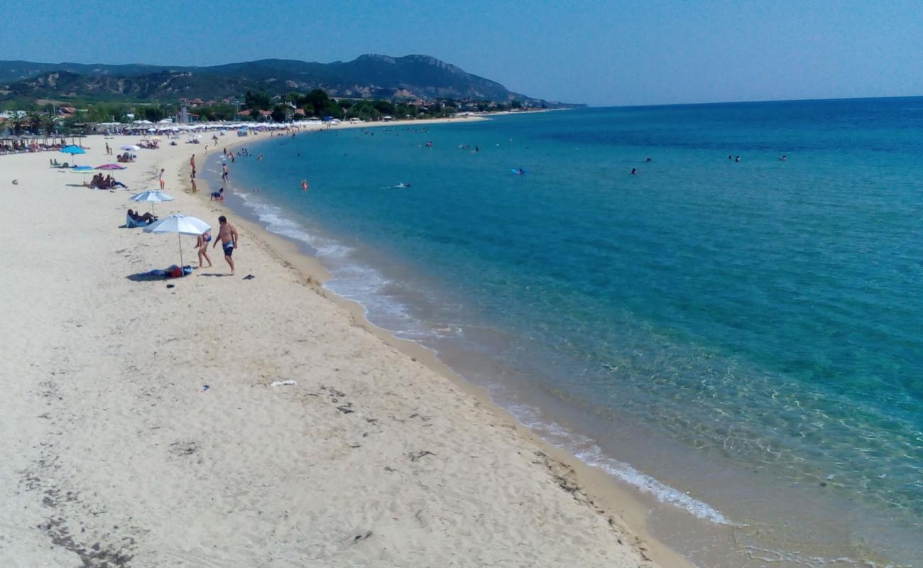 Photo de Paralia Karianis avec sable blanc de surface