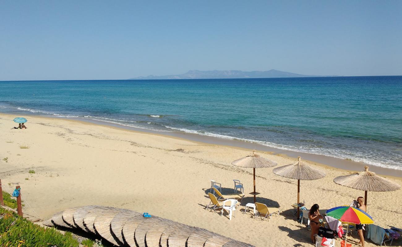 Photo de Myrtofytou beach avec sable lumineux de surface