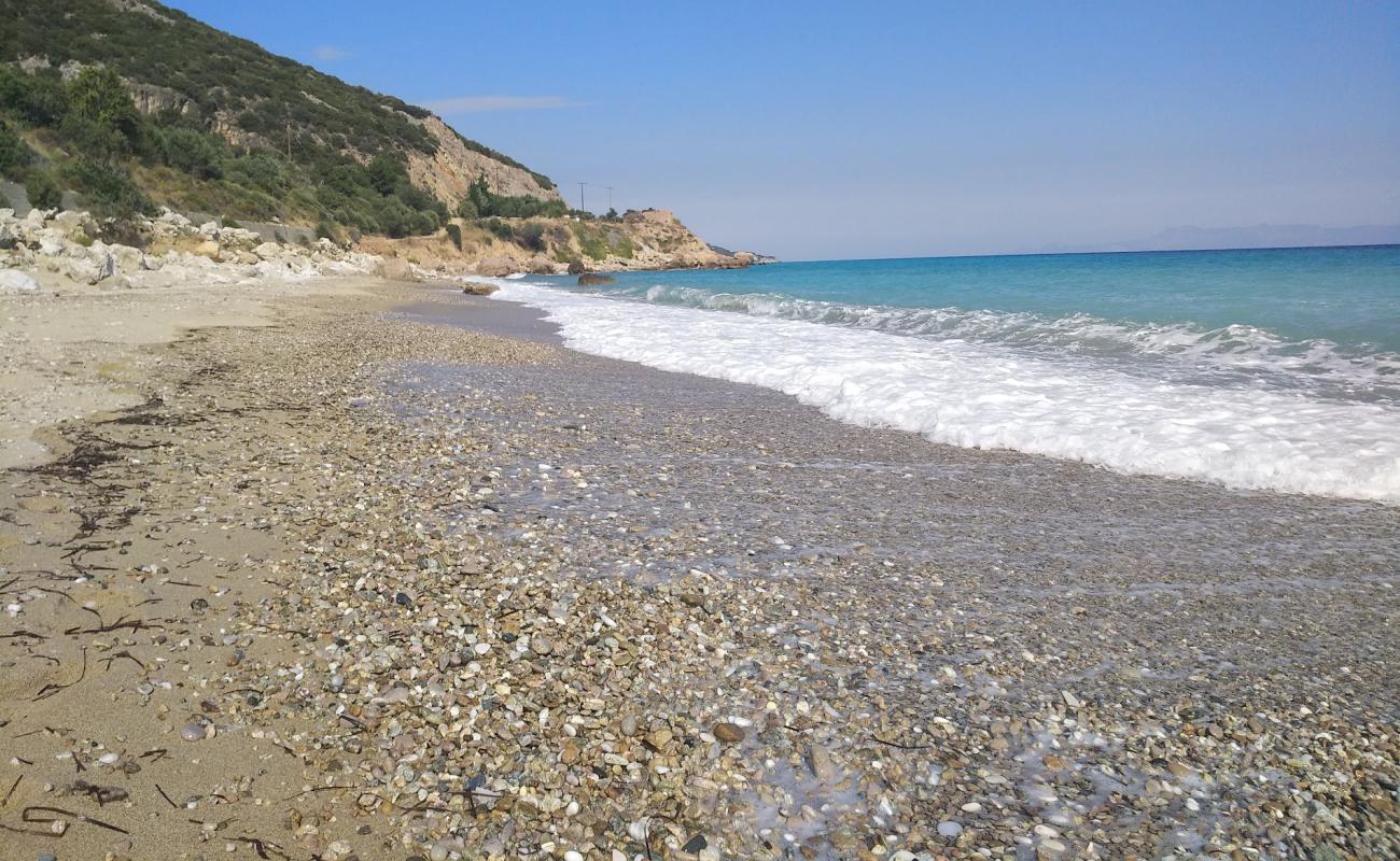 Photo de Paralia Mirtofitou avec sable blanc de surface