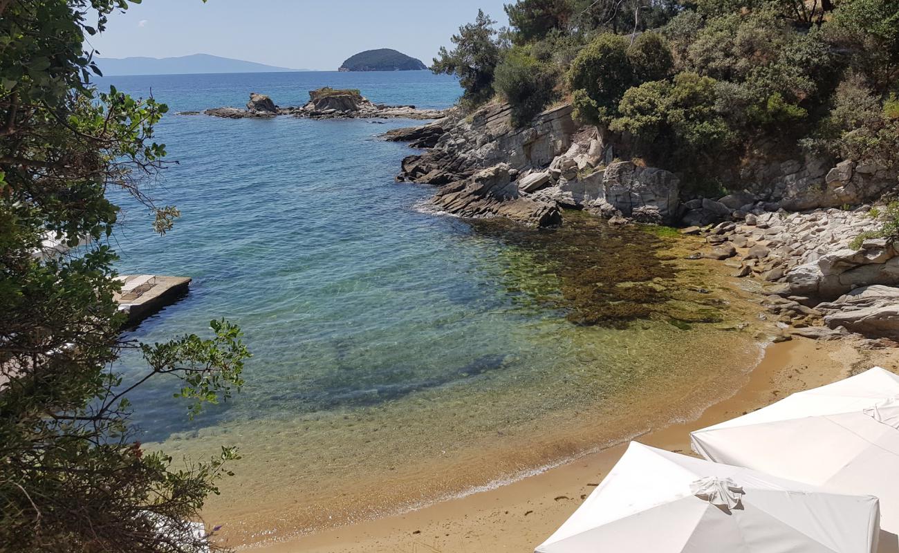 Photo de Tiho beach IV avec sable beige de surface