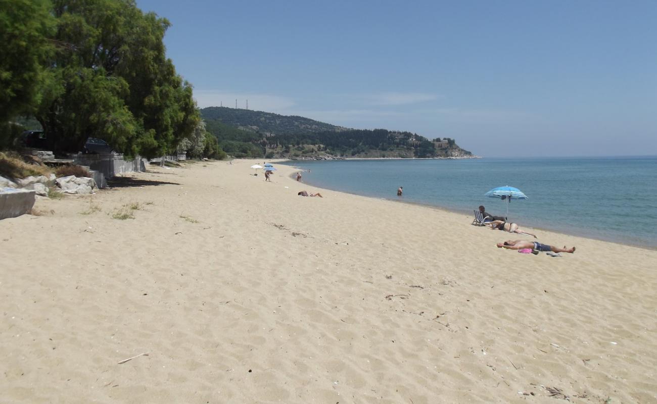 Photo de Perigiali beach avec sable beige de surface