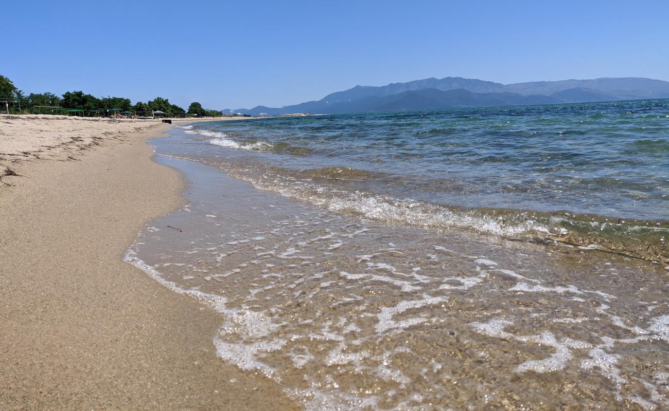 Photo de Timari beach II avec sable lumineux de surface