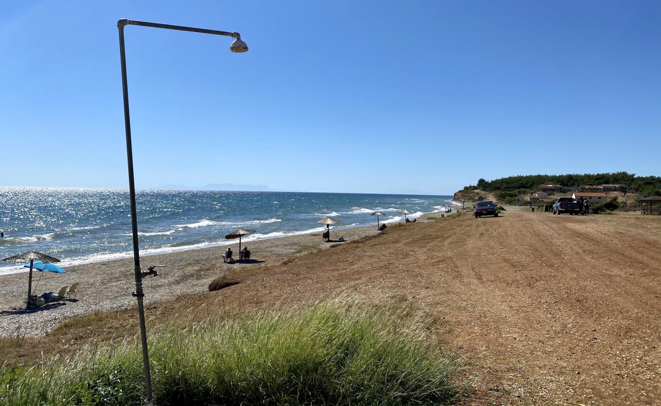 Photo de Paralia Alkionas avec galets beige de surface