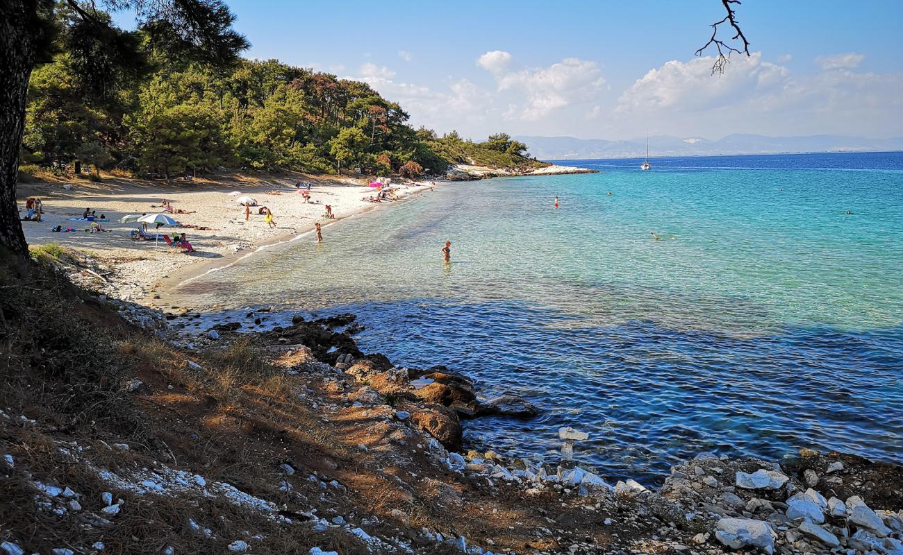 Photo de Glikadi beach avec sable fin blanc de surface